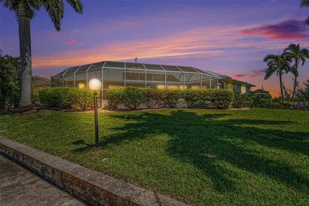 En Venta: $1,095,000 (3 camas, 2 baños, 2361 Pies cuadrados)