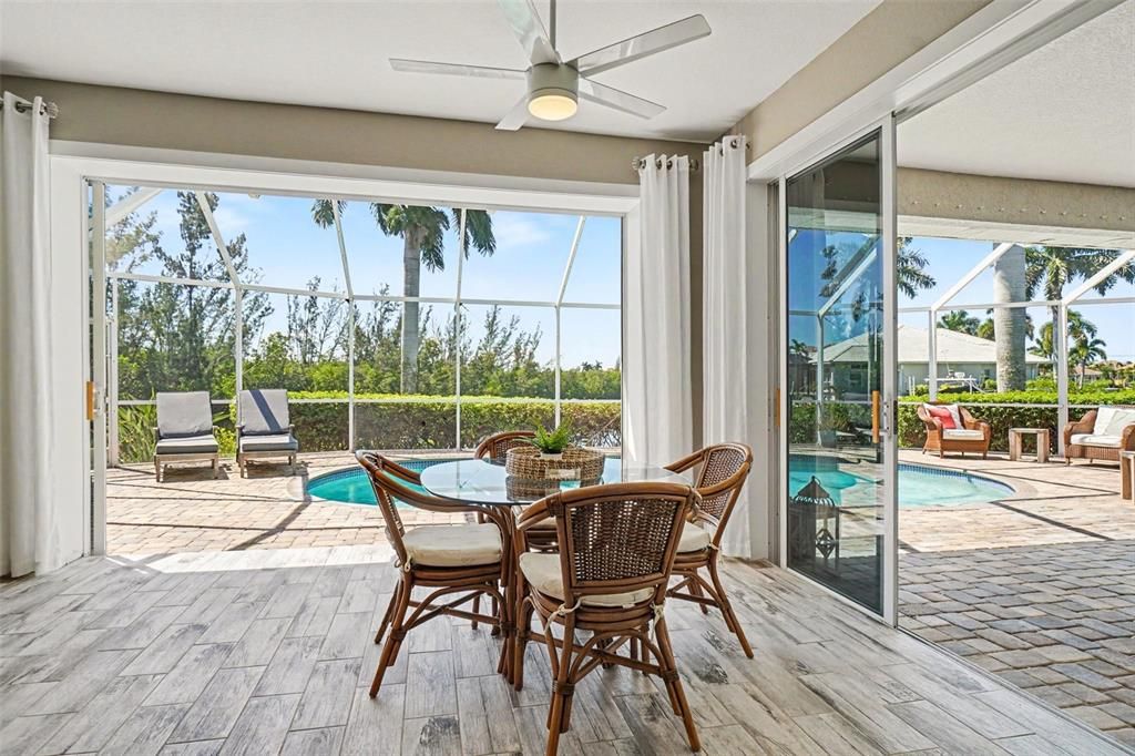 En Venta: $1,095,000 (3 camas, 2 baños, 2361 Pies cuadrados)