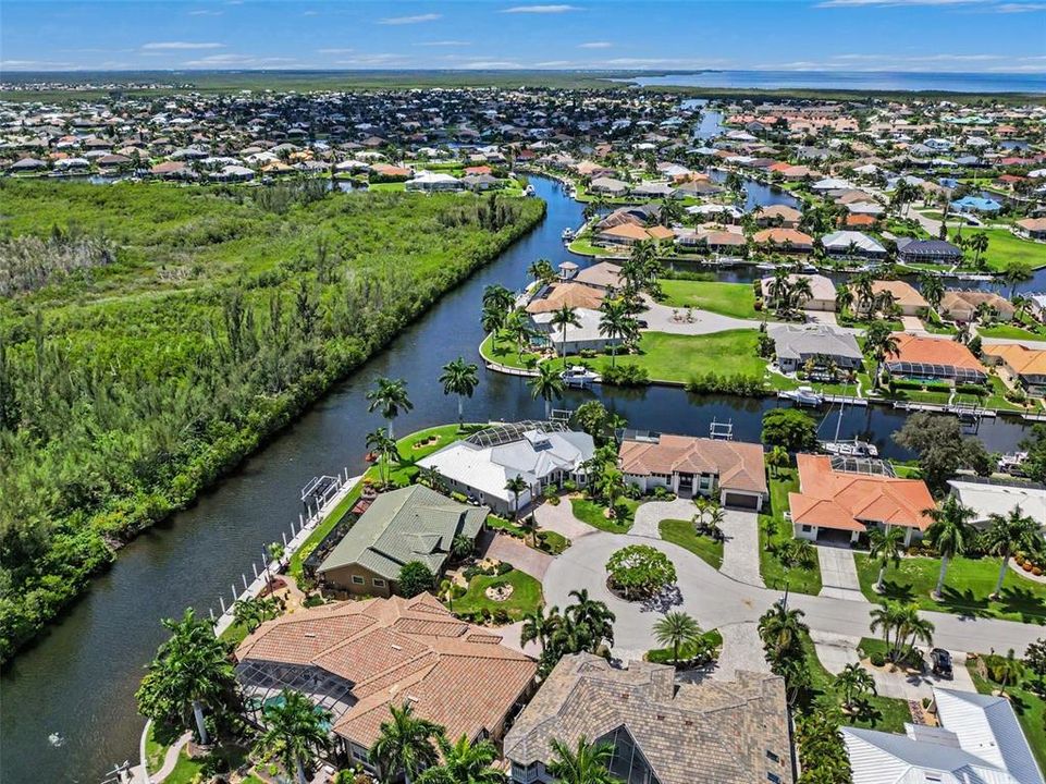 En Venta: $1,095,000 (3 camas, 2 baños, 2361 Pies cuadrados)