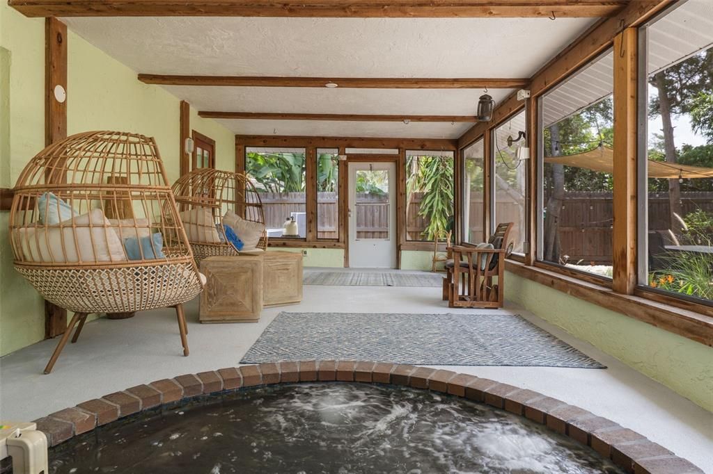 En Venta: $599,000 (3 camas, 2 baños, 1501 Pies cuadrados)