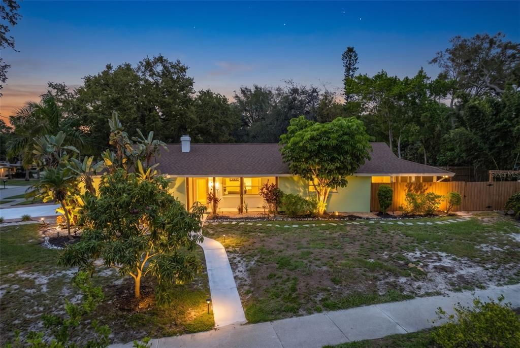 En Venta: $599,000 (3 camas, 2 baños, 1501 Pies cuadrados)