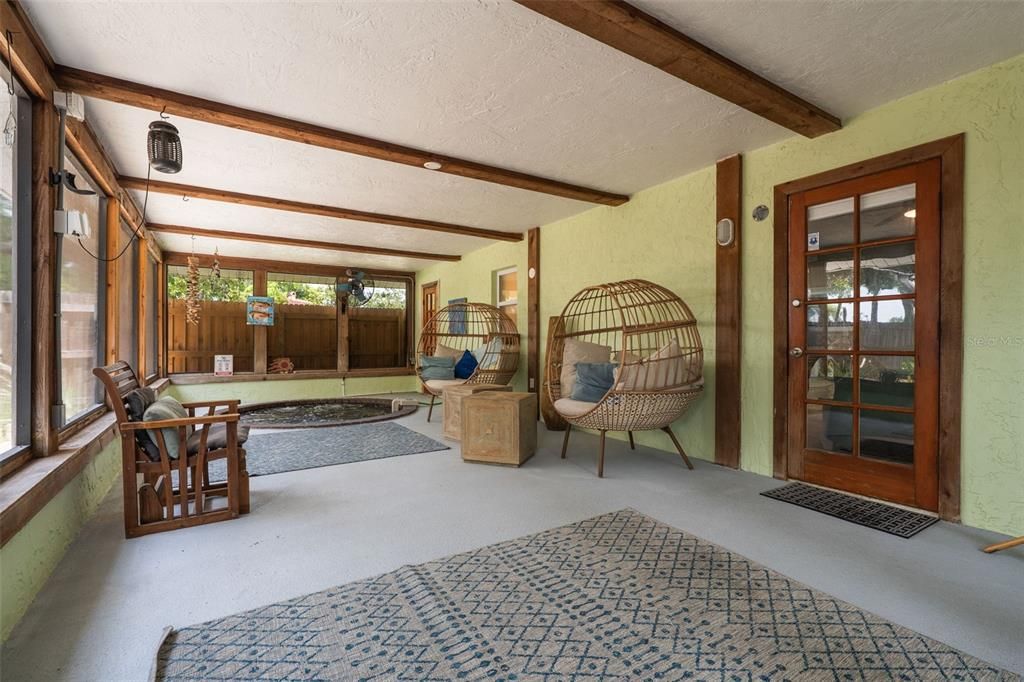 En Venta: $599,000 (3 camas, 2 baños, 1501 Pies cuadrados)