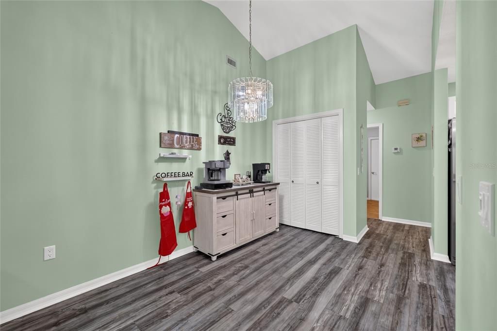 На продажу: $338,000 (3 спален, 2 ванн, 1820 Квадратных фут)