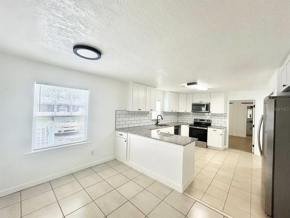 В аренду: $1,950 (3 спален, 2 ванн, 1335 Квадратных фут)