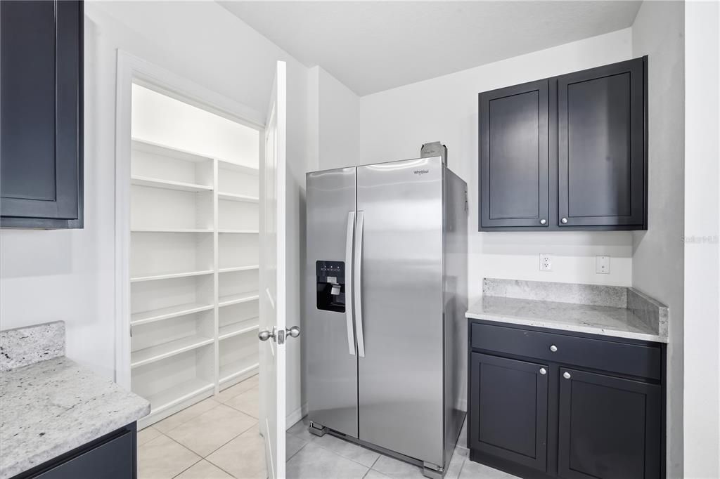 В аренду: $2,845 (4 спален, 2 ванн, 2260 Квадратных фут)