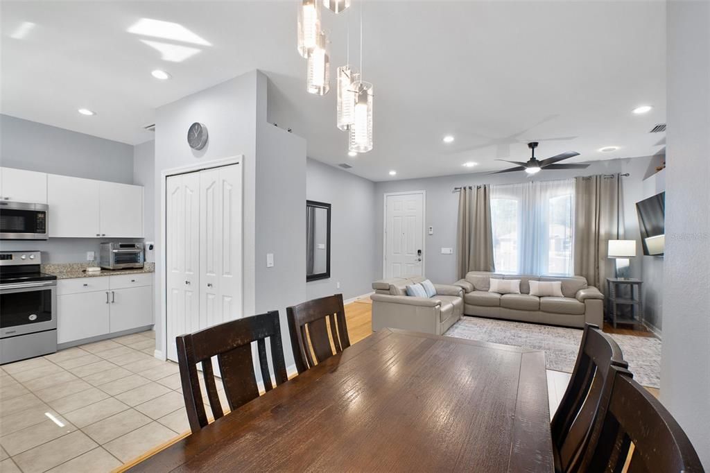 En Venta: $399,000 (3 camas, 2 baños, 1294 Pies cuadrados)
