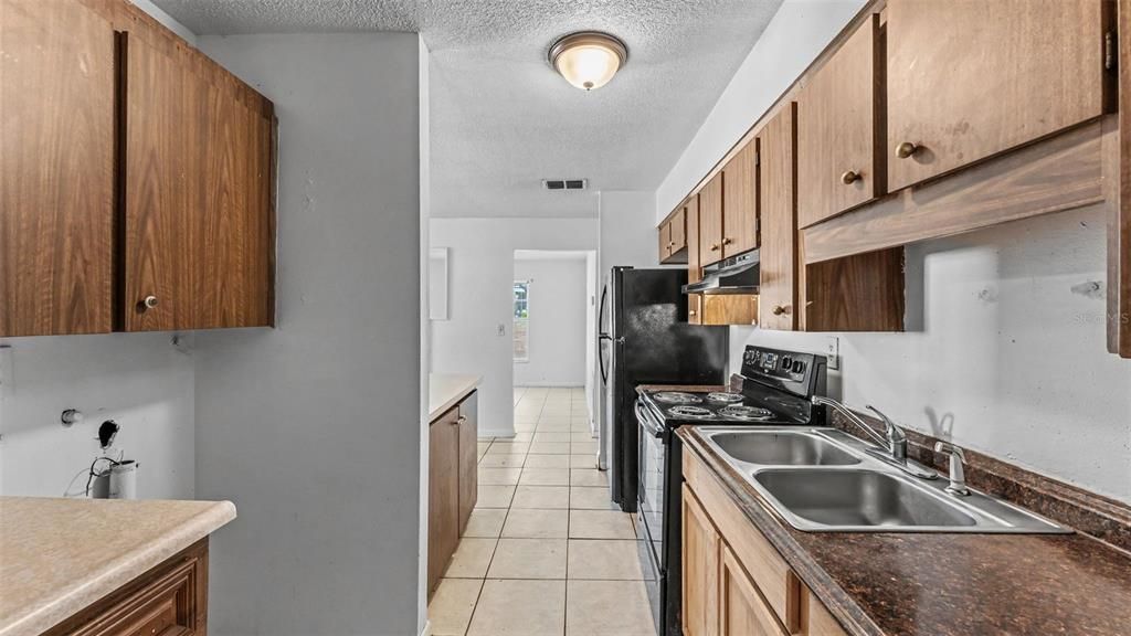 На продажу: $219,900 (3 спален, 2 ванн, 1297 Квадратных фут)