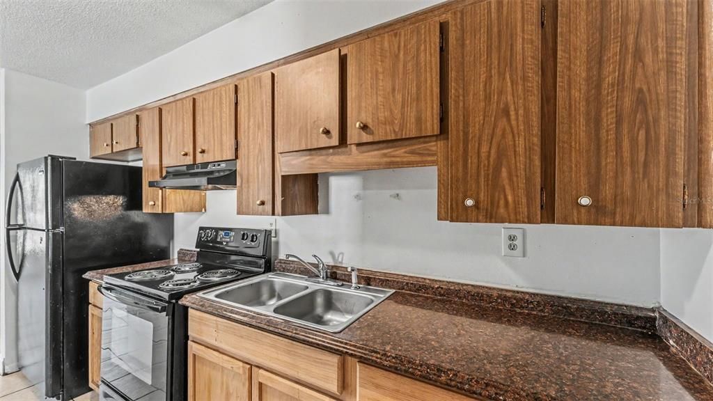 На продажу: $219,900 (3 спален, 2 ванн, 1297 Квадратных фут)