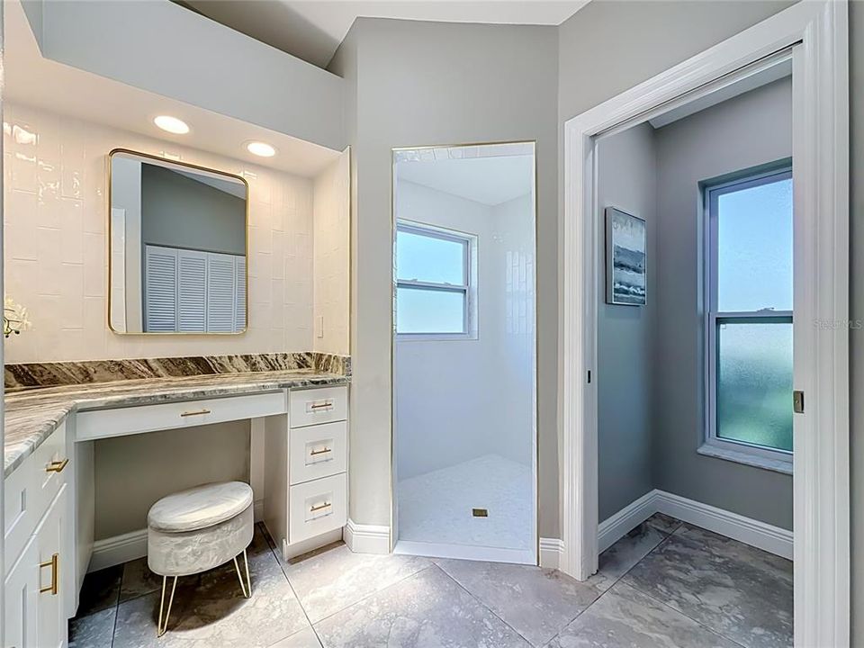 Activo con contrato: $799,000 (4 camas, 2 baños, 2377 Pies cuadrados)
