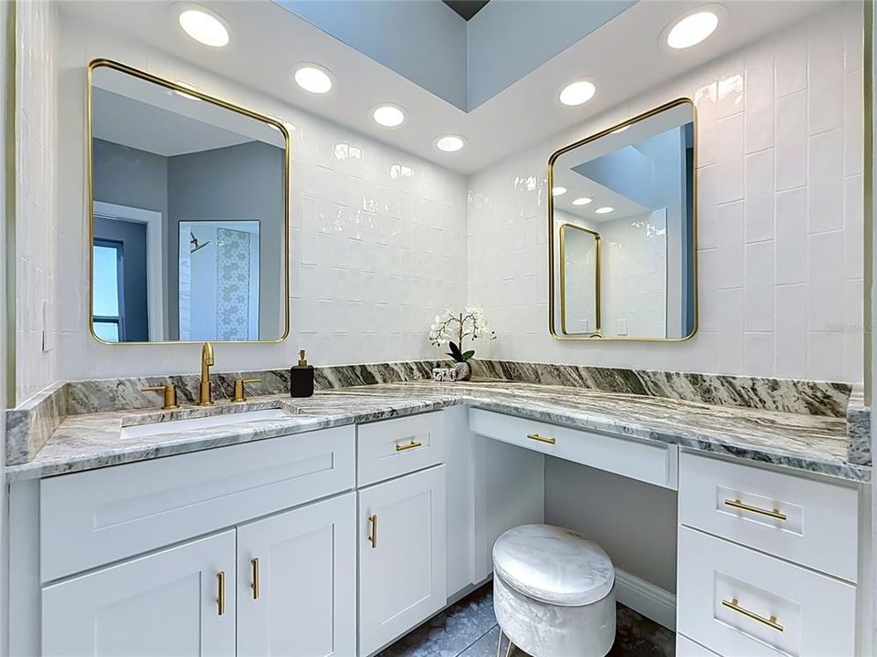 Activo con contrato: $799,000 (4 camas, 2 baños, 2377 Pies cuadrados)