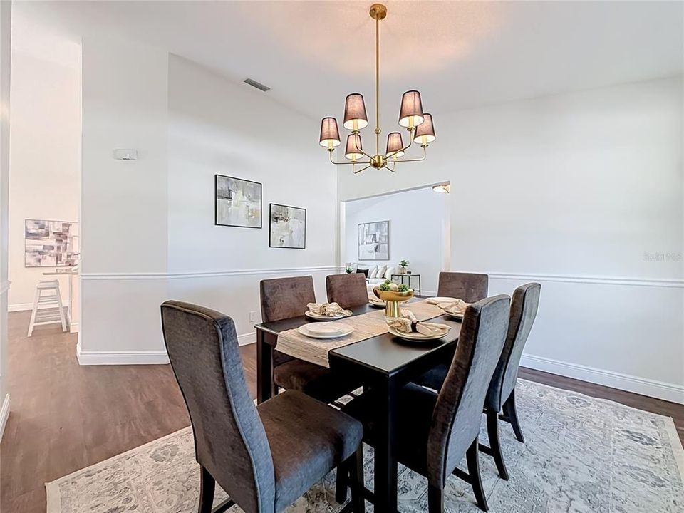 Activo con contrato: $799,000 (4 camas, 2 baños, 2377 Pies cuadrados)
