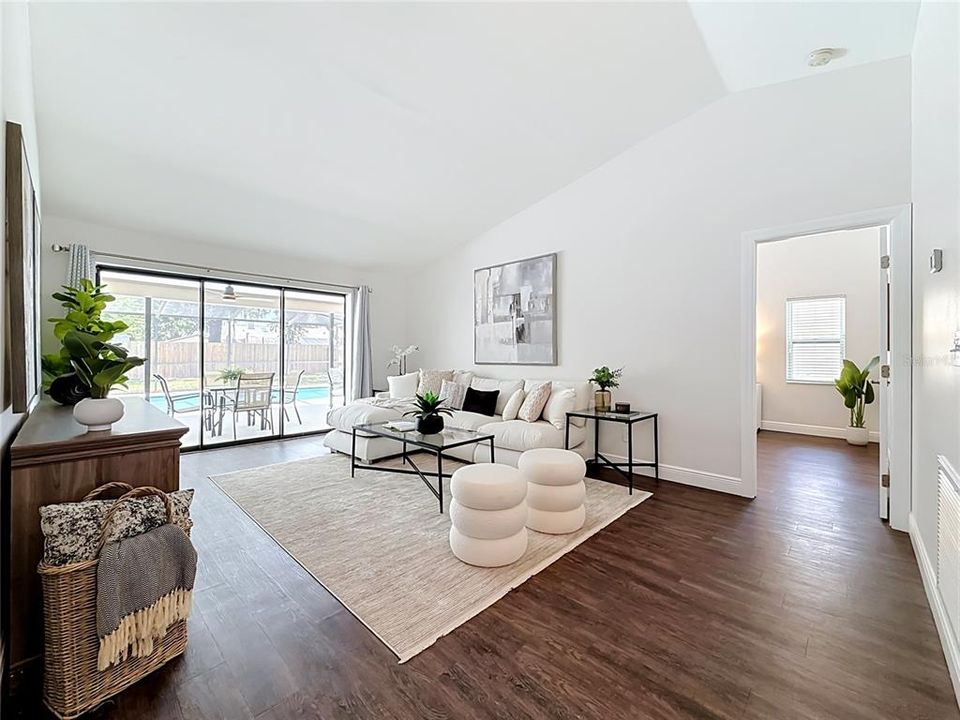 Activo con contrato: $799,000 (4 camas, 2 baños, 2377 Pies cuadrados)