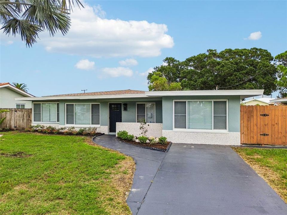 En Venta: $498,500 (3 camas, 2 baños, 1750 Pies cuadrados)