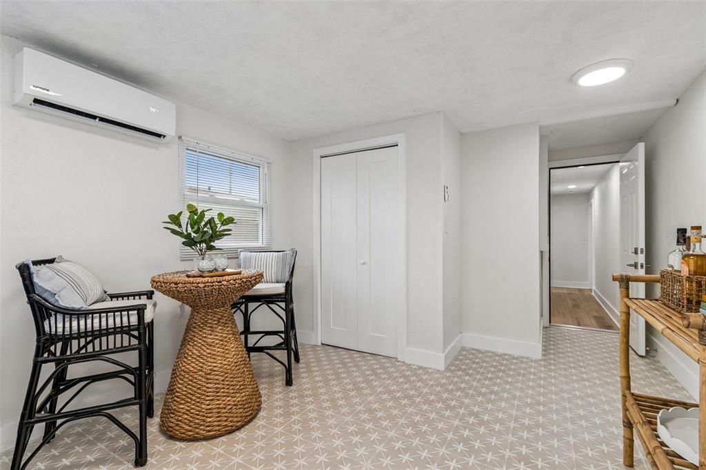 En Venta: $498,500 (3 camas, 2 baños, 1750 Pies cuadrados)