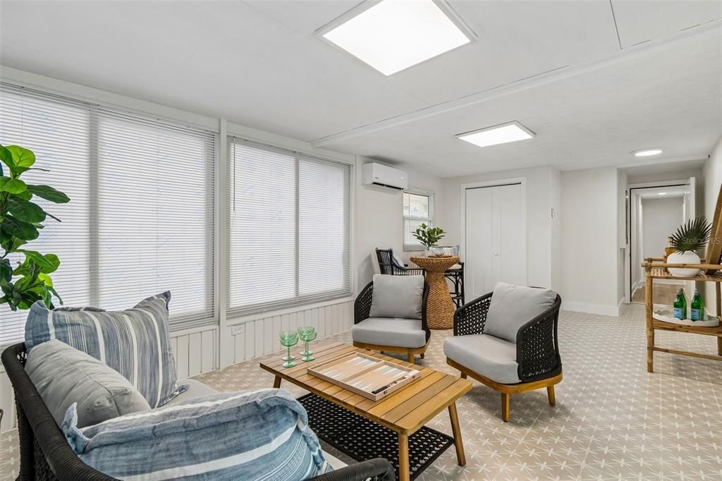 En Venta: $498,500 (3 camas, 2 baños, 1750 Pies cuadrados)