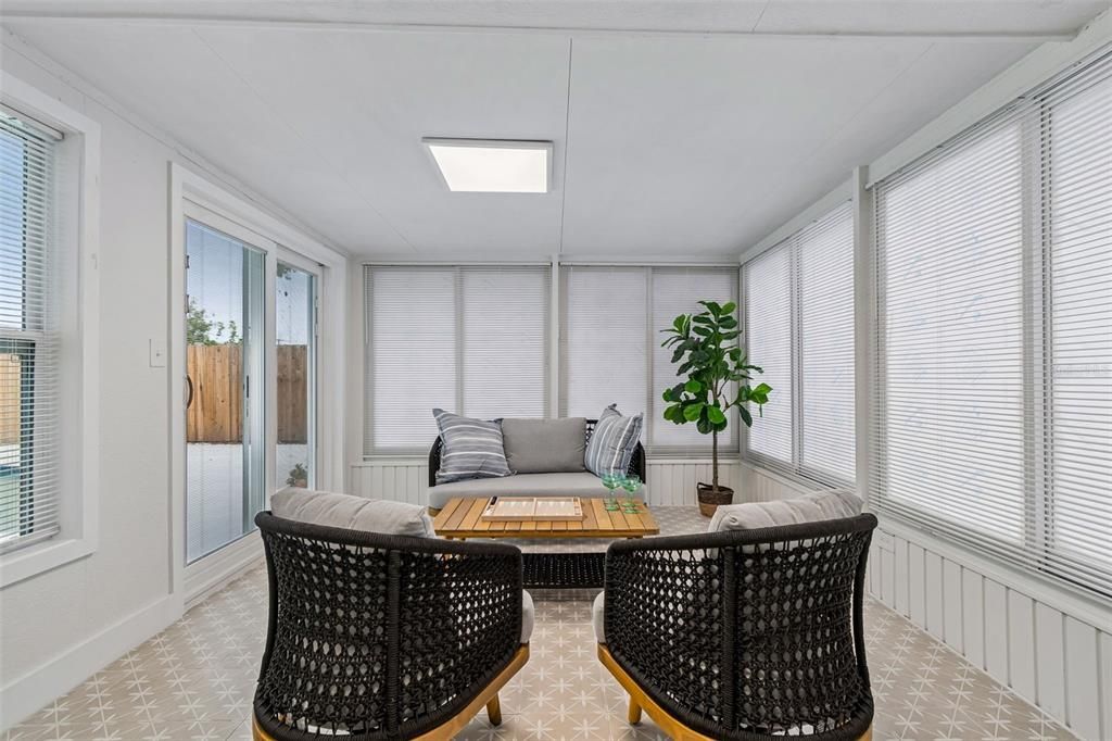 En Venta: $498,500 (3 camas, 2 baños, 1750 Pies cuadrados)