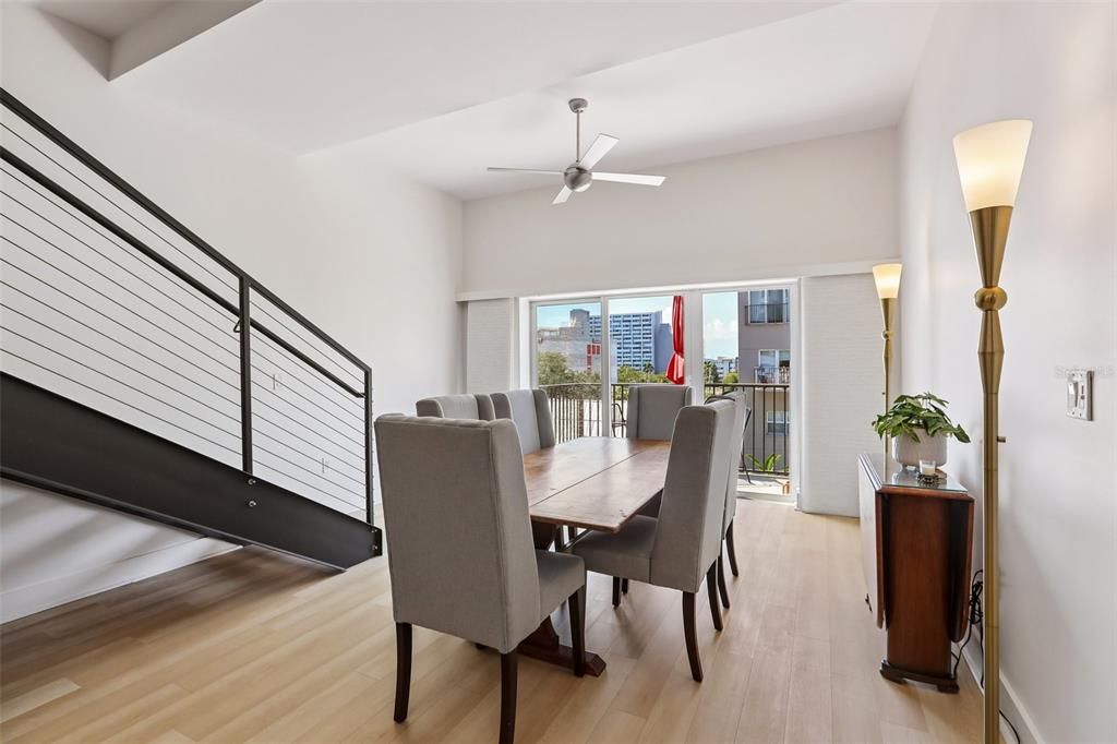 На продажу: $639,900 (2 спален, 2 ванн, 1442 Квадратных фут)