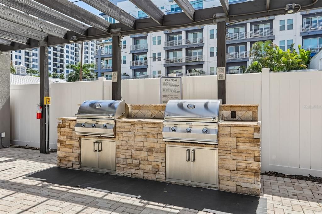 На продажу: $639,900 (2 спален, 2 ванн, 1442 Квадратных фут)