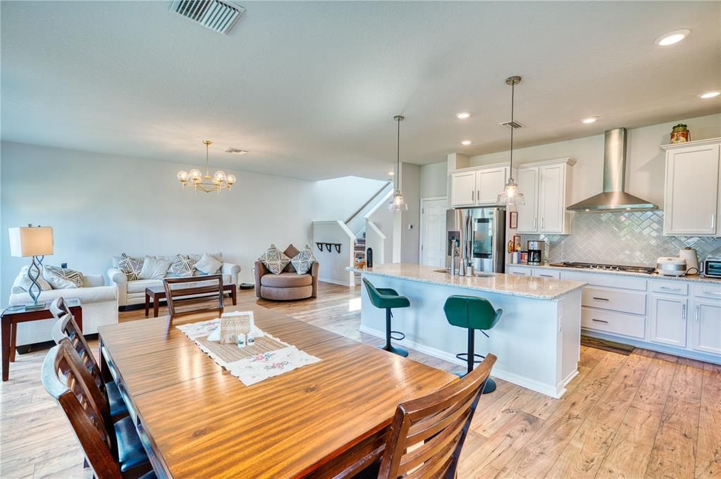 For Sale: $425,000 (3 beds, 2 baths, 2389 Square Feet)