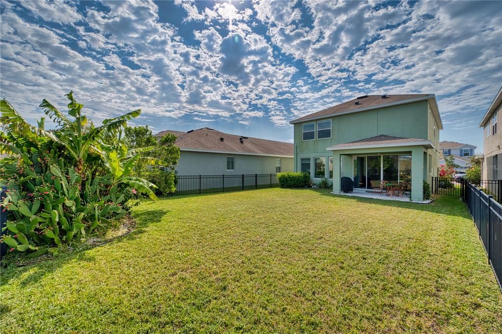 For Sale: $425,000 (3 beds, 2 baths, 2389 Square Feet)