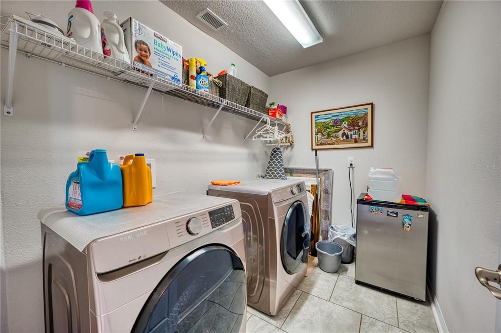 For Sale: $425,000 (3 beds, 2 baths, 2389 Square Feet)