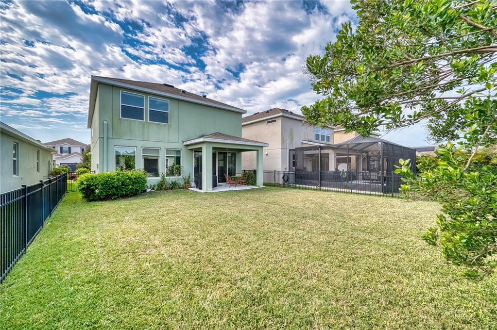 For Sale: $425,000 (3 beds, 2 baths, 2389 Square Feet)