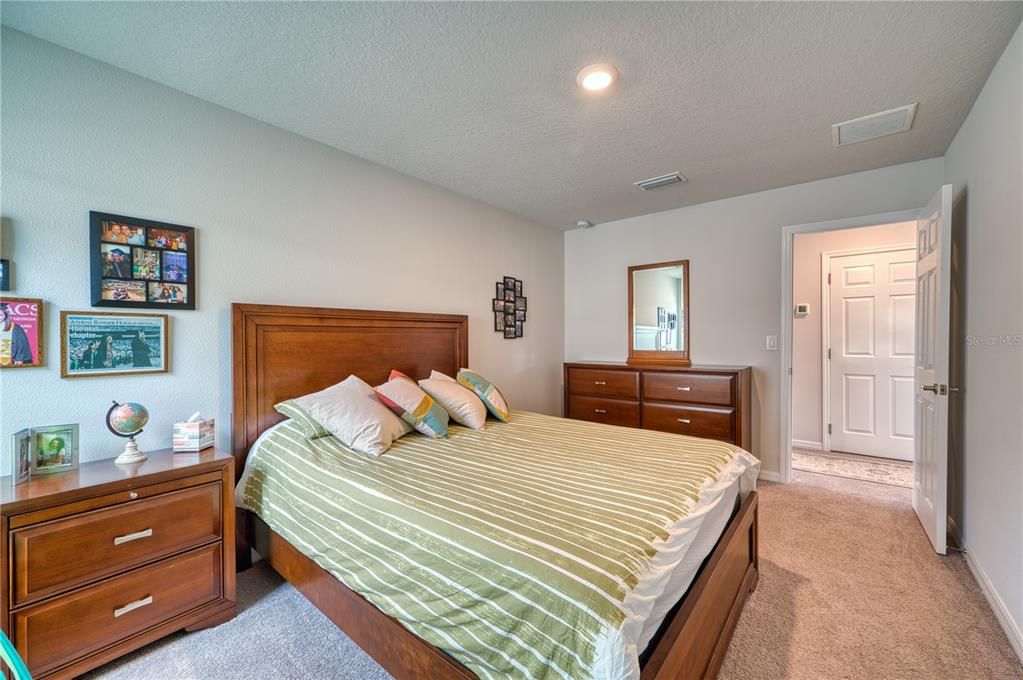 For Sale: $425,000 (3 beds, 2 baths, 2389 Square Feet)
