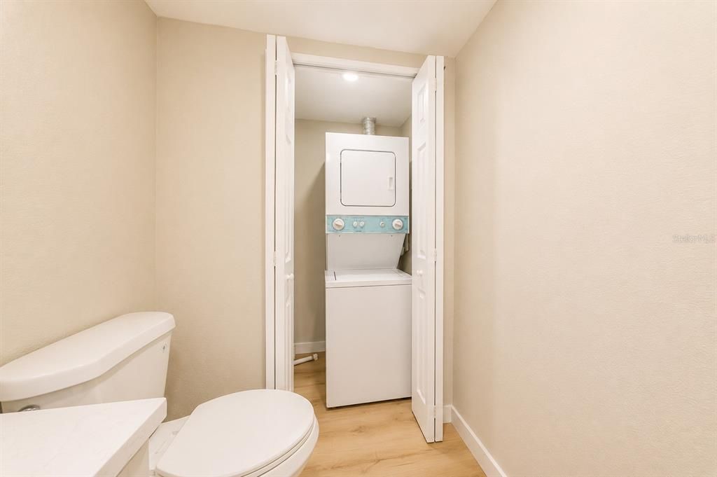 На продажу: $319,990 (3 спален, 2 ванн, 1736 Квадратных фут)
