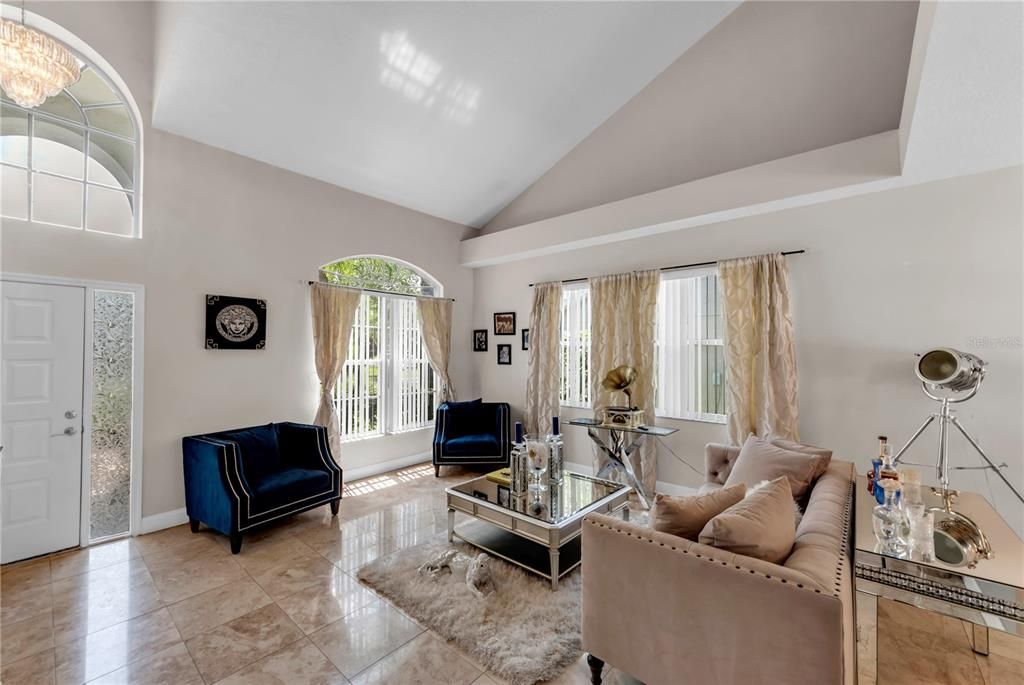 For Rent: $4,100 (3 beds, 2 baths, 2362 Square Feet)