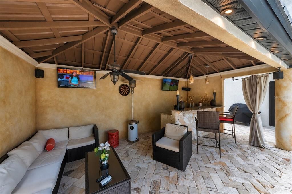 For Rent: $4,100 (3 beds, 2 baths, 2362 Square Feet)