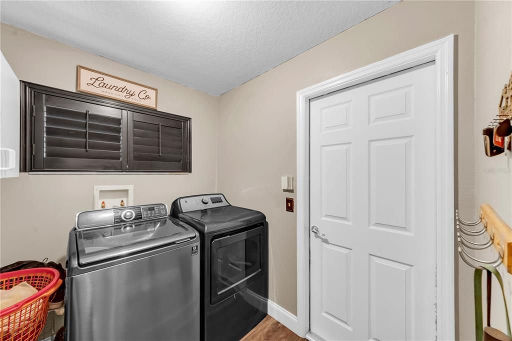 For Rent: $4,100 (3 beds, 2 baths, 2362 Square Feet)