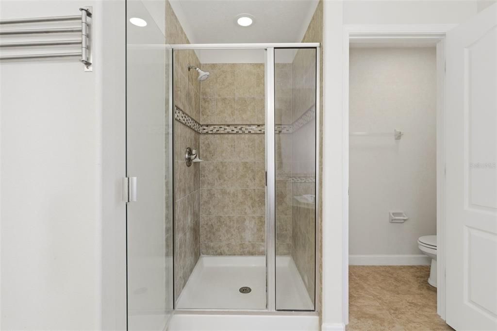 En Venta: $545,000 (5 camas, 3 baños, 2492 Pies cuadrados)
