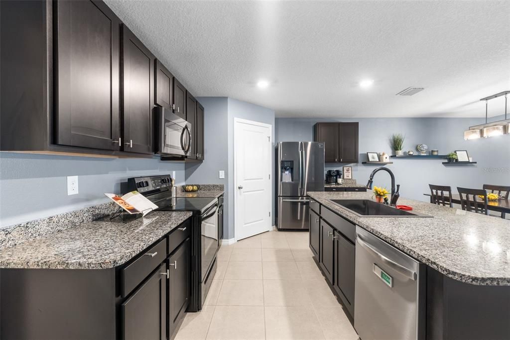 For Sale: $315,000 (4 beds, 2 baths, 1772 Square Feet)