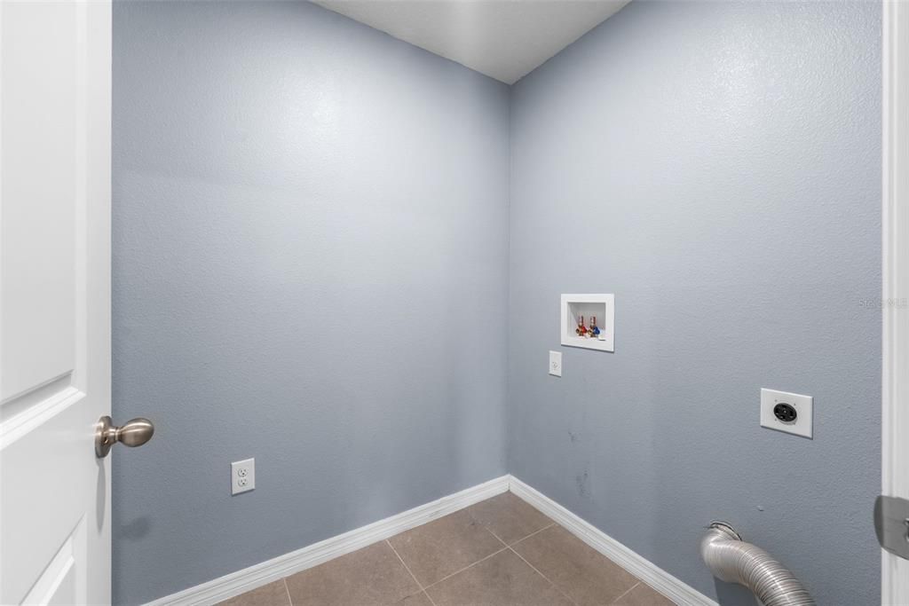 For Sale: $315,000 (4 beds, 2 baths, 1772 Square Feet)