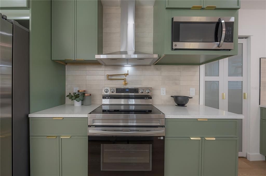 Activo con contrato: $659,900 (4 camas, 3 baños, 1923 Pies cuadrados)