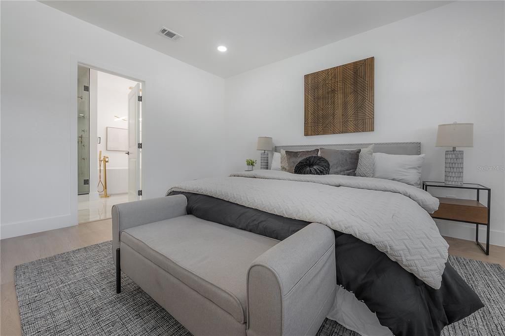 Activo con contrato: $659,900 (4 camas, 3 baños, 1923 Pies cuadrados)