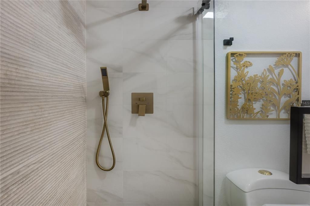 Activo con contrato: $659,900 (4 camas, 3 baños, 1923 Pies cuadrados)