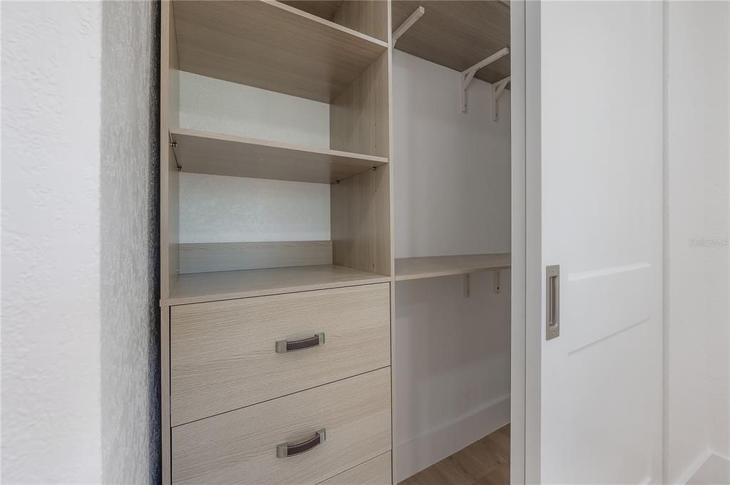 Activo con contrato: $659,900 (4 camas, 3 baños, 1923 Pies cuadrados)