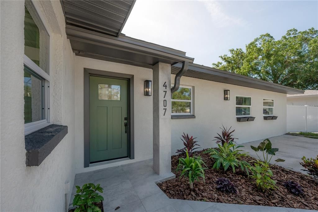 Activo con contrato: $659,900 (4 camas, 3 baños, 1923 Pies cuadrados)