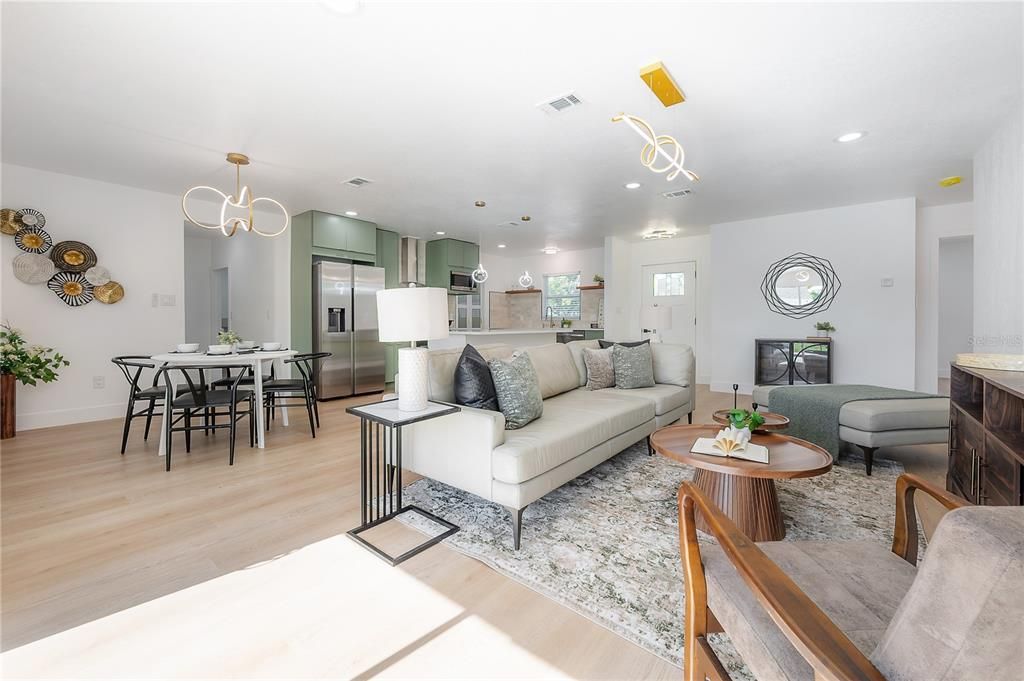 Activo con contrato: $659,900 (4 camas, 3 baños, 1923 Pies cuadrados)