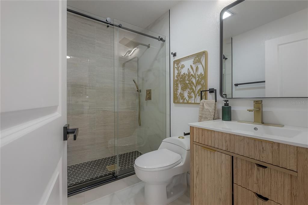 Activo con contrato: $659,900 (4 camas, 3 baños, 1923 Pies cuadrados)