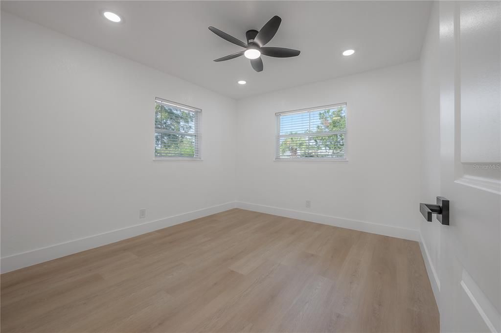 Activo con contrato: $659,900 (4 camas, 3 baños, 1923 Pies cuadrados)