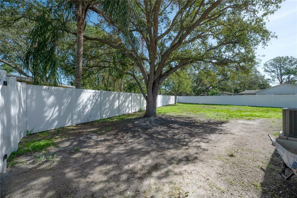 Activo con contrato: $659,900 (4 camas, 3 baños, 1923 Pies cuadrados)