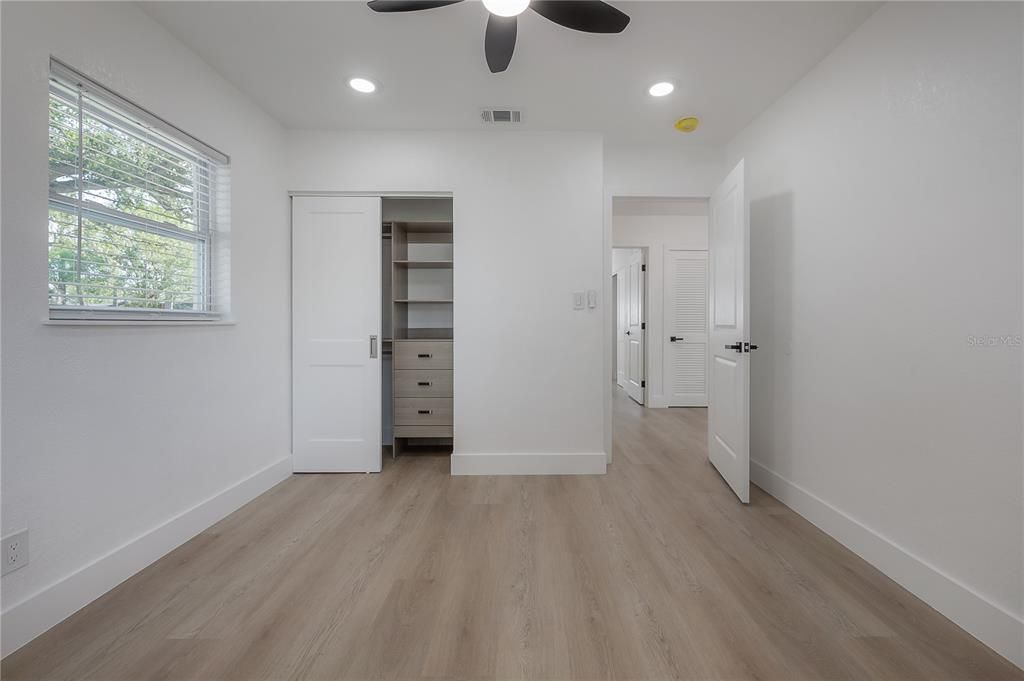 Activo con contrato: $659,900 (4 camas, 3 baños, 1923 Pies cuadrados)