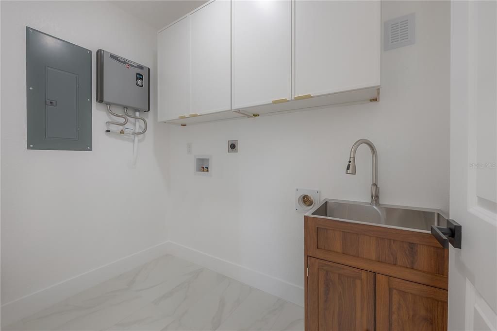 Activo con contrato: $659,900 (4 camas, 3 baños, 1923 Pies cuadrados)