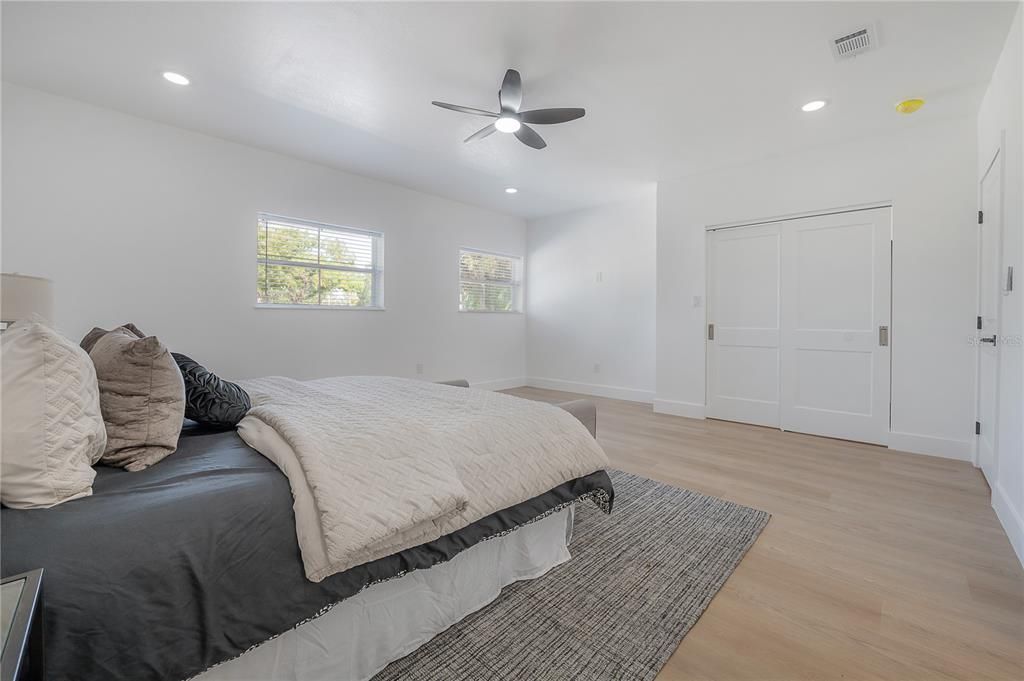 Activo con contrato: $659,900 (4 camas, 3 baños, 1923 Pies cuadrados)