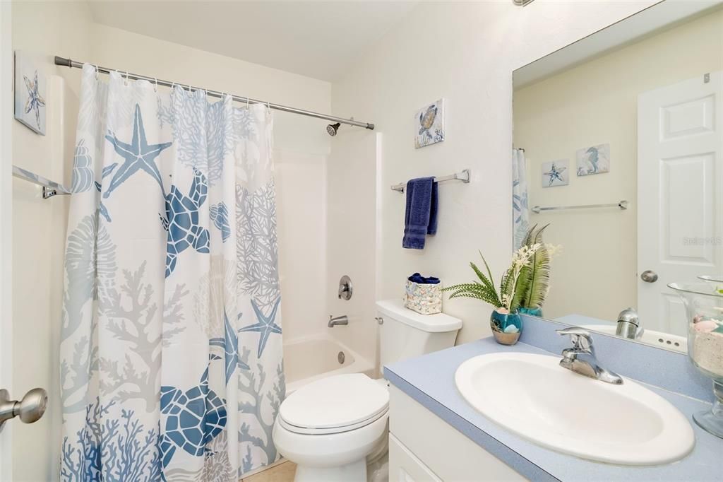 Activo con contrato: $265,000 (3 camas, 2 baños, 1213 Pies cuadrados)