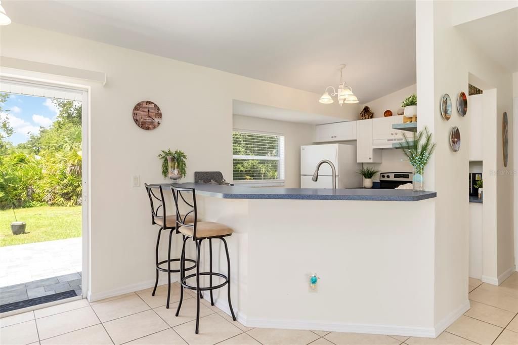 Activo con contrato: $265,000 (3 camas, 2 baños, 1213 Pies cuadrados)