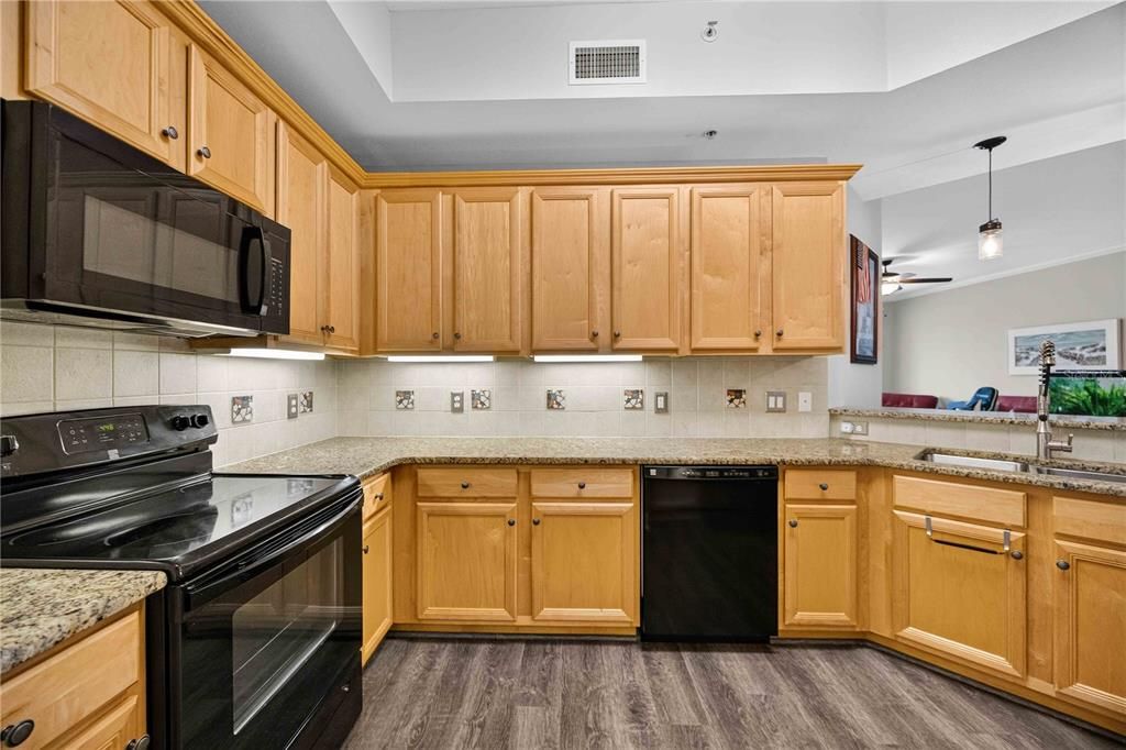 For Sale: $315,000 (3 beds, 2 baths, 1758 Square Feet)