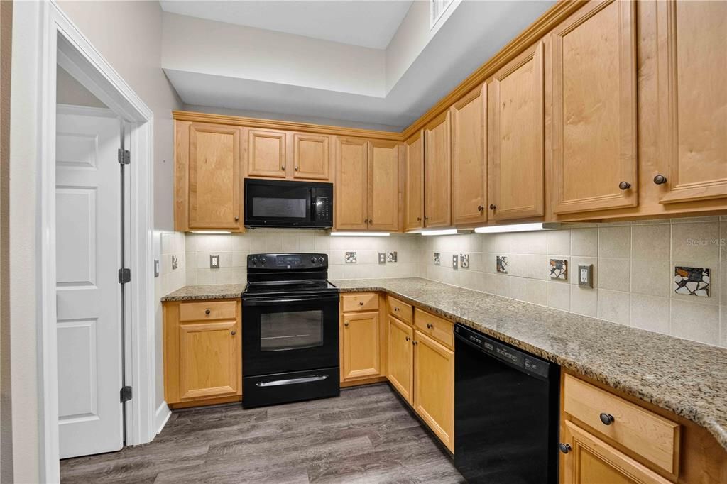 For Sale: $315,000 (3 beds, 2 baths, 1758 Square Feet)